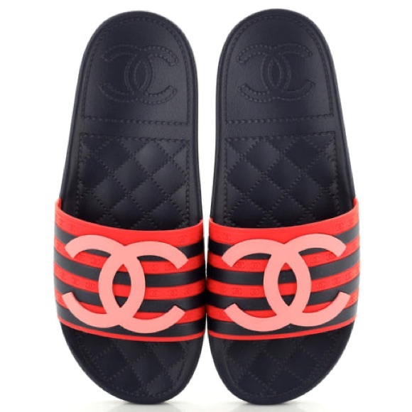 Chanel CC Flat Slide Rubber Sandals - Picture 2 of 13